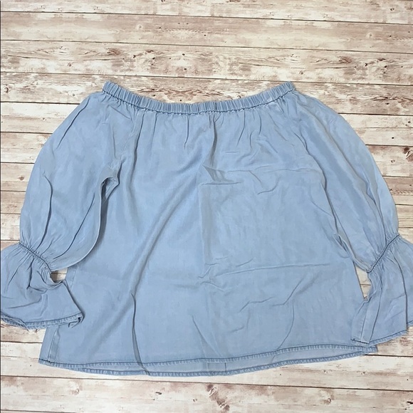 Sanctuary Off the Shoulder Chambray Top - Picture 3 of 7